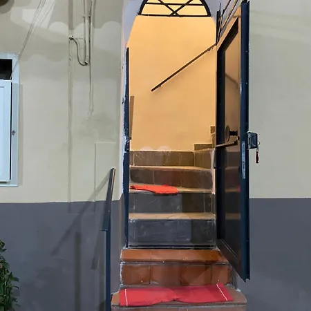 The Paradise House * Neapel