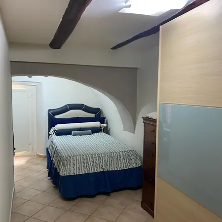 The Paradise House * 那不勒斯